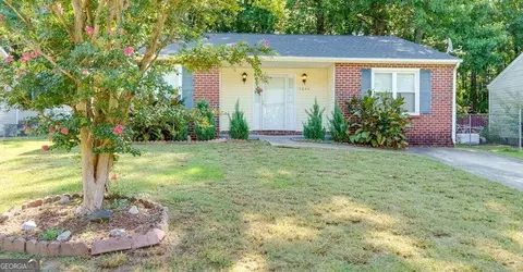 5644 Pine Gate Dr, Atlanta, GA 30349