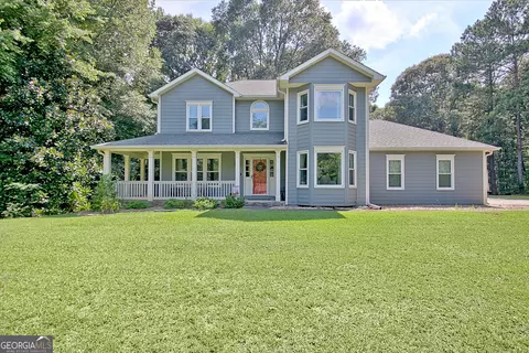 75 Carriage Gate Dr, Sharpsburg, GA 30277