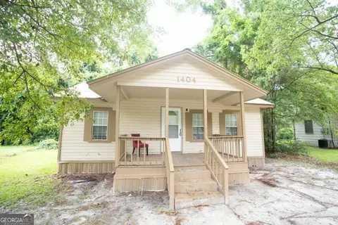 1404 Hazel St, Waycross, GA 31501
