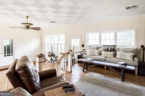 Living - 504 Hendry St, Blackshear, GA 31516 photo 5 of 5