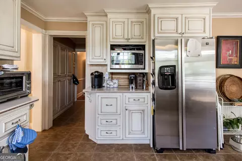 Kitchen - 504 Hendry St, Blackshear, GA 31516 photo 6 of 8