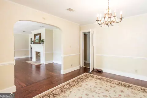 Dining - 504 Hendry St, Blackshear, GA 31516 photo 1 of 3