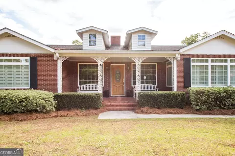Exterior - 504 Hendry St, Blackshear, GA 31516 photo 5 of 22