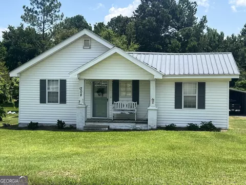 208 S Railroad Ave, Mount Vernon, GA 30445