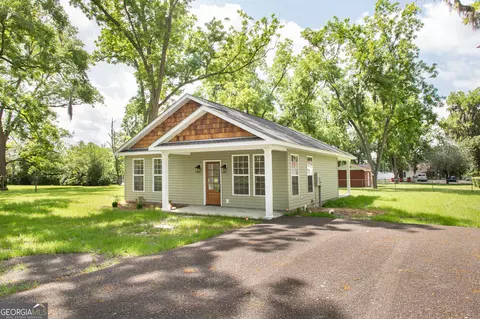 320 Walker St, Blackshear, GA 31516 photo 2