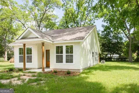 324 Walker St, Blackshear, GA 31516 photo 4