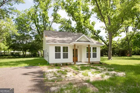 324 Walker St, Blackshear, GA 31516 photo 2