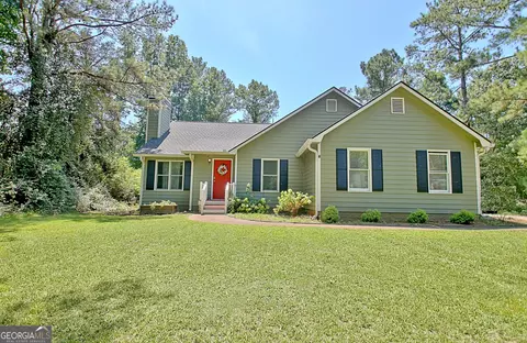 26 Blue Ridge Dr, Newnan, GA 30265