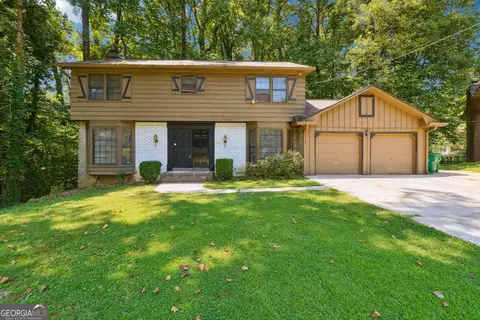 900 Andiron Ct, Stone Mountain, GA 30083