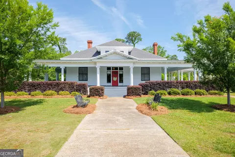 309 E 4th St, Adel, GA 31620