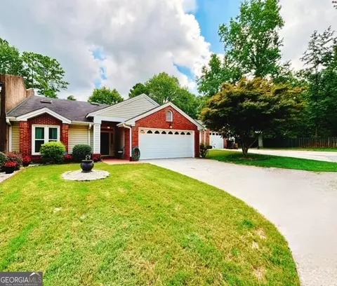 121 Greison Trl, Newnan, GA 30263