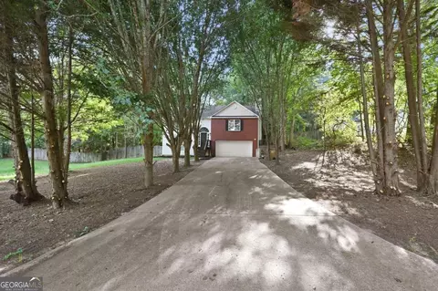 130 Azalea Dr, Winder, GA 30680