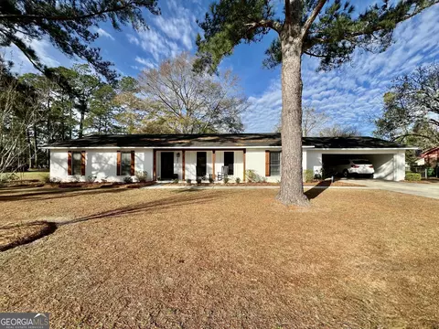 303 Pitts Ave, Adel, GA 31620