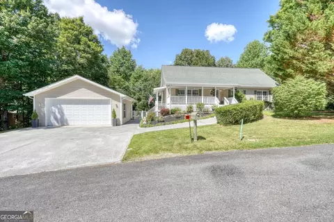 28 Shaun Ln, Blairsville, GA 30512