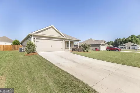50 Cole Dr, Hawkinsville, GA 31036