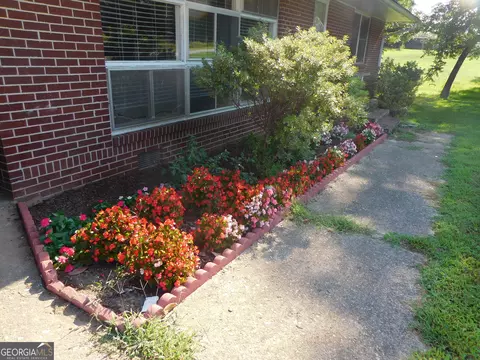 258 W May St, Winder, GA 30680 photo 3