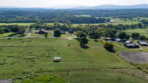 1015 Richards Rd, White, GA 30184