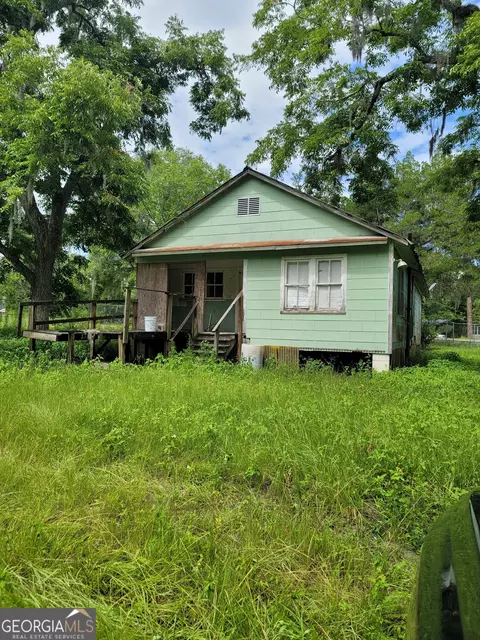 816 Hendry St, Blackshear, GA 31516