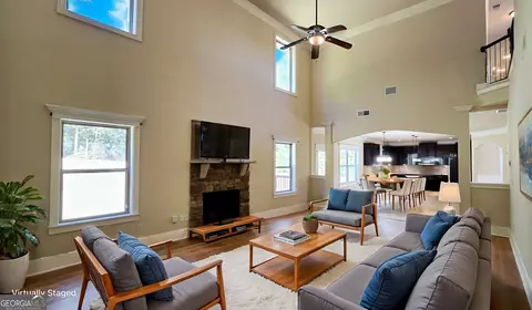 932 Nestling Dr, Lawrenceville, GA 30045