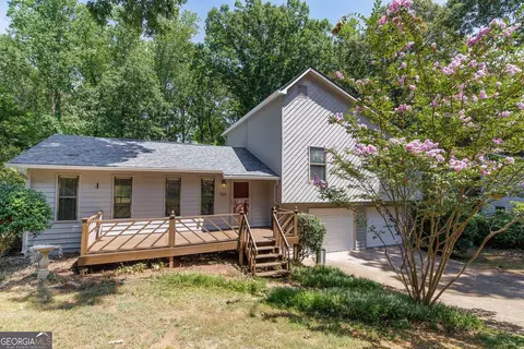 320 Creekbend Dr, Woodstock, GA 30188