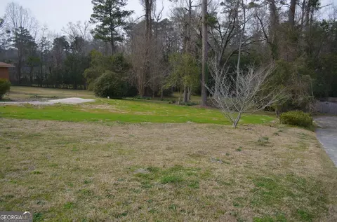 2927 Thornwood Dr, Macon, GA 31210