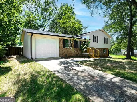 6740 Bedford Rd, Rex, GA 30273
