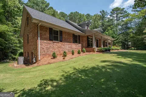 335 Marilyn Dr W, Fayetteville, GA 30214