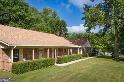 280 Little Creek Dr, Sharpsburg, GA 30277