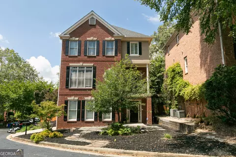 2493 Manor Walk, Decatur, GA 30030