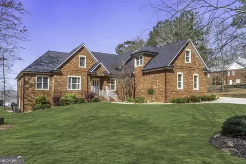 651 Harbour Shores Dr, Jackson, GA 30233