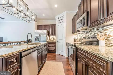 252 Cashes Dr, Lilburn, GA 30047 photo 6