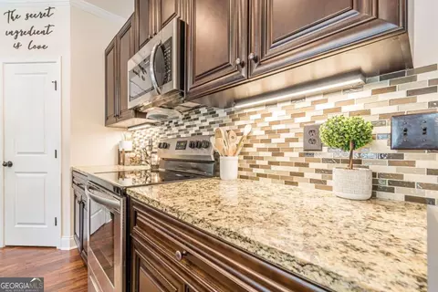 252 Cashes Dr, Lilburn, GA 30047 photo 10