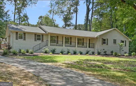 581 Chestnut Hill Rd SW, Marietta, GA 30064