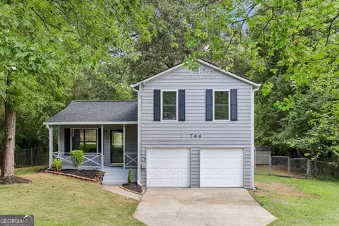 744 Emerald Forest Cir, Lawrenceville, GA 30044