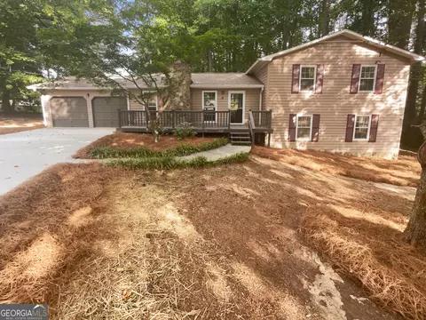 652 Willow Ln, Lawrenceville, GA 30044