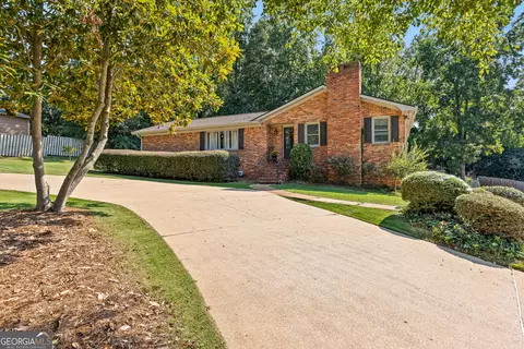 652 Azalea Dr, Lagrange, GA 30240