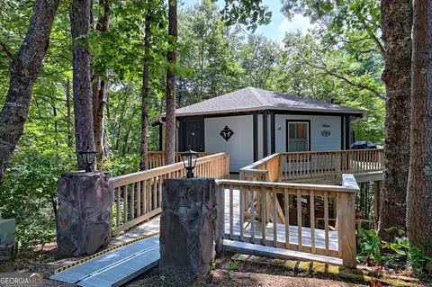 43 Brasstown Ln, Sky Valley, GA 30537