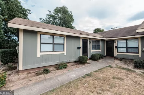 135 Stonehedge Dr, Warner Robins, GA 31088