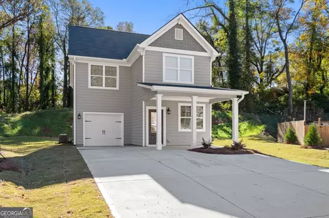 955 Slash Pine Rd, Forest Park, GA 30297