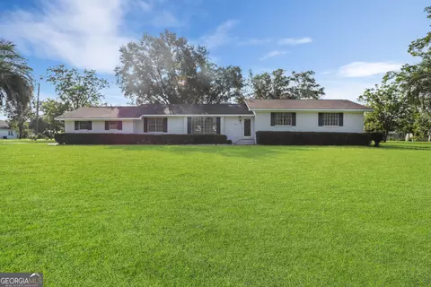 305 S Church St, Odum, GA 31555