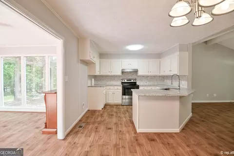 49 Forest Ave, Commerce, GA 30529 photo 10