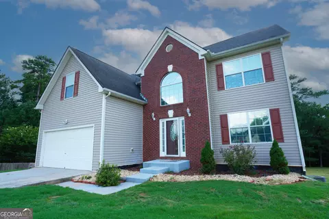 12003 N Hill Dr, Hampton, GA 30228