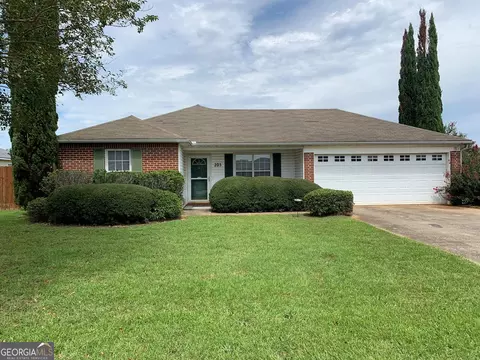 203 Wynfield Ln, Bonaire, GA 31005