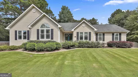34 N Heathridge Dr, Sharpsburg, GA 30277