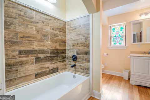 Bath - 371 Oakland Rd, Mcdonough, GA 30253 photo 5 of 10