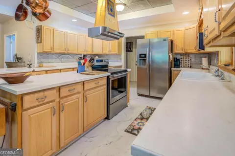Kitchen - 371 Oakland Rd, Mcdonough, GA 30253 photo 2 of 6