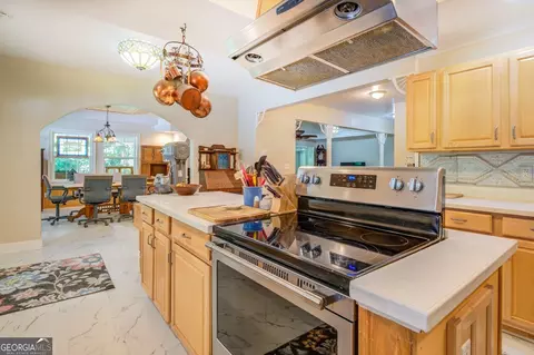 Kitchen - 371 Oakland Rd, Mcdonough, GA 30253 photo 5 of 6