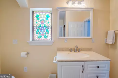 Bath - 371 Oakland Rd, Mcdonough, GA 30253 photo 6 of 10