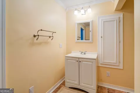Bath - 371 Oakland Rd, Mcdonough, GA 30253 photo 10 of 10