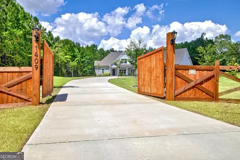 1409 Rockhouse Rd, Senoia, GA 30276